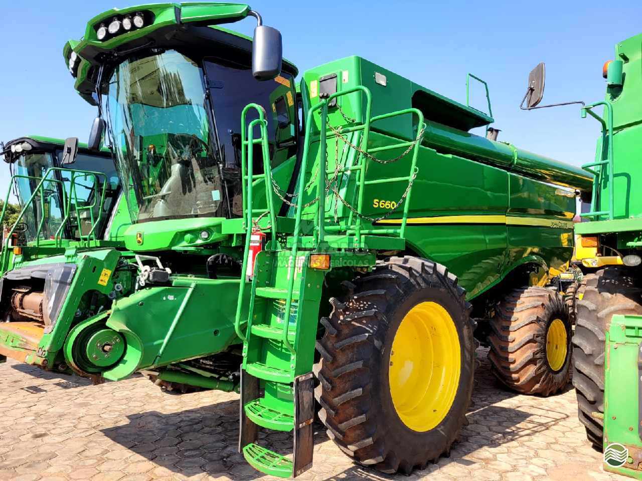 COLHEITADEIRA JOHN DEERE JOHN DEERE S660 Montano Máquinas Agrícolas LAGOA VERMELHA RIO GRANDE DO SUL RS