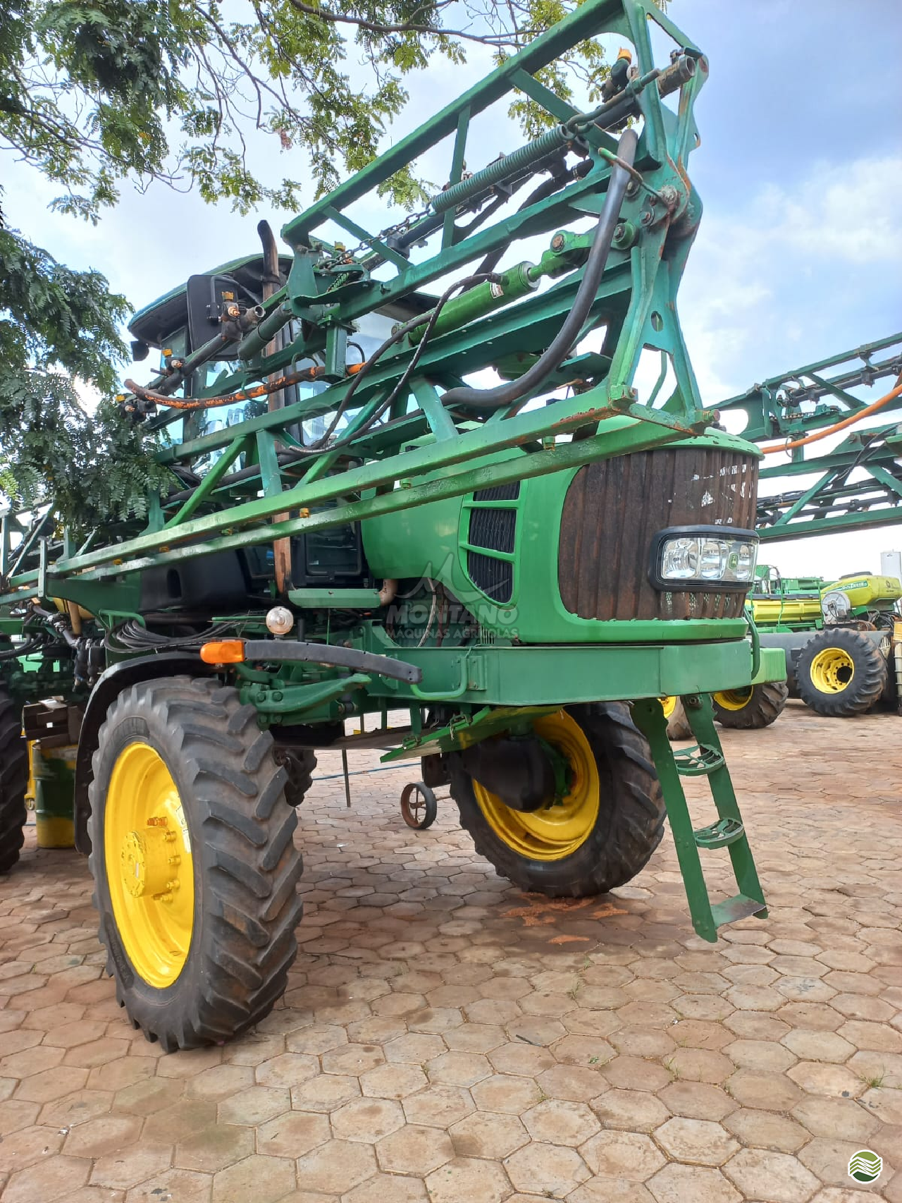 PULVERIZADOR JOHN DEERE JOHN DEERE 4630 Montano Máquinas Agrícolas LAGOA VERMELHA RIO GRANDE DO SUL RS