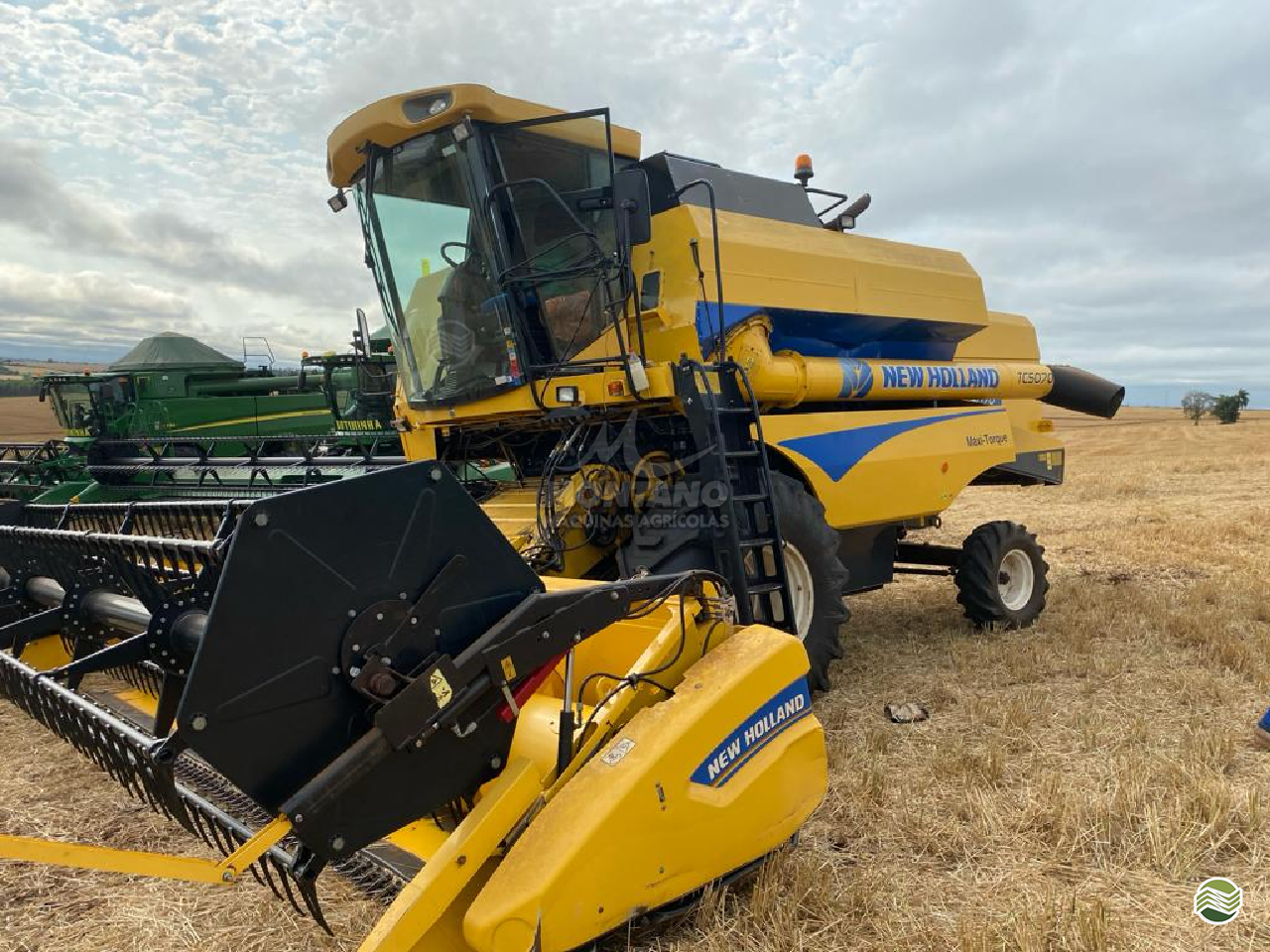 COLHEITADEIRA NEW HOLLAND TC 5070 Montano Máquinas Agrícolas LAGOA VERMELHA RIO GRANDE DO SUL RS