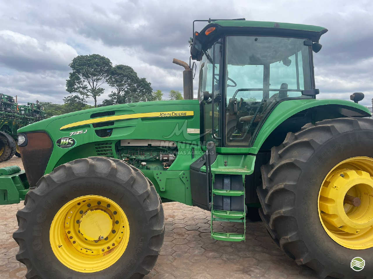 TRATOR JOHN DEERE JOHN DEERE 7225J Montano Máquinas Agrícolas LAGOA VERMELHA RIO GRANDE DO SUL RS