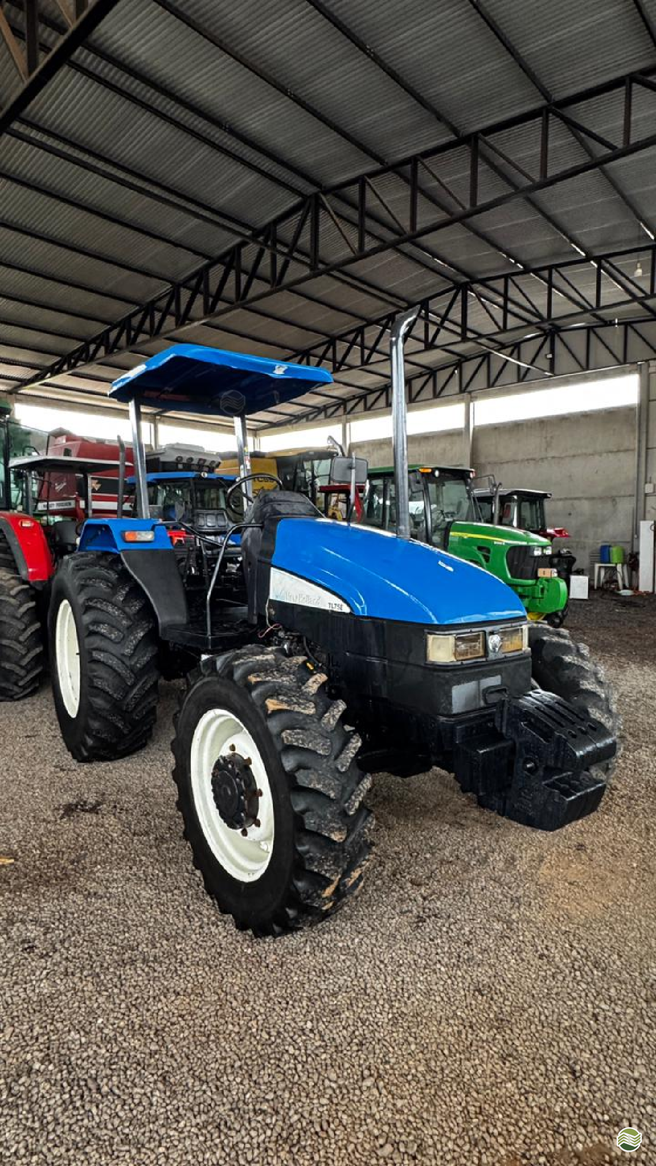 TRATOR NEW HOLLAND NEW TL 75 Tração 4x4 Montano Máquinas Agrícolas LAGOA VERMELHA RIO GRANDE DO SUL RS