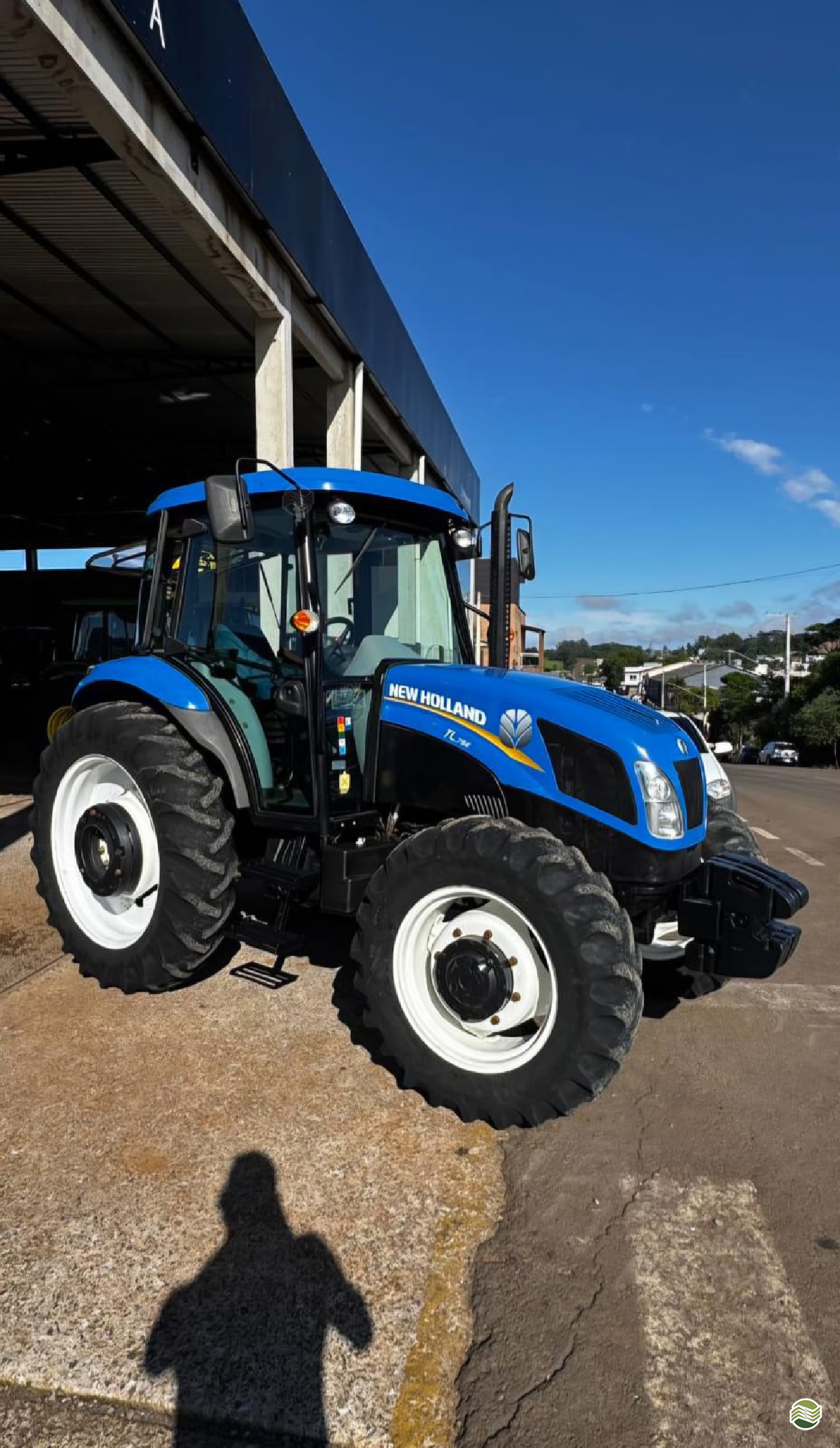 TRATOR NEW HOLLAND NEW TL 75E/4 Tração 4x4 Montano Máquinas Agrícolas LAGOA VERMELHA RIO GRANDE DO SUL RS