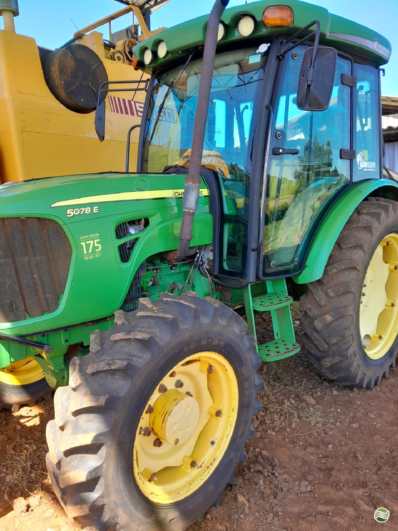 TRATOR JOHN DEERE JOHN DEERE 5078E Tração 4x4 Montano Máquinas Agrícolas LAGOA VERMELHA RIO GRANDE DO SUL RS