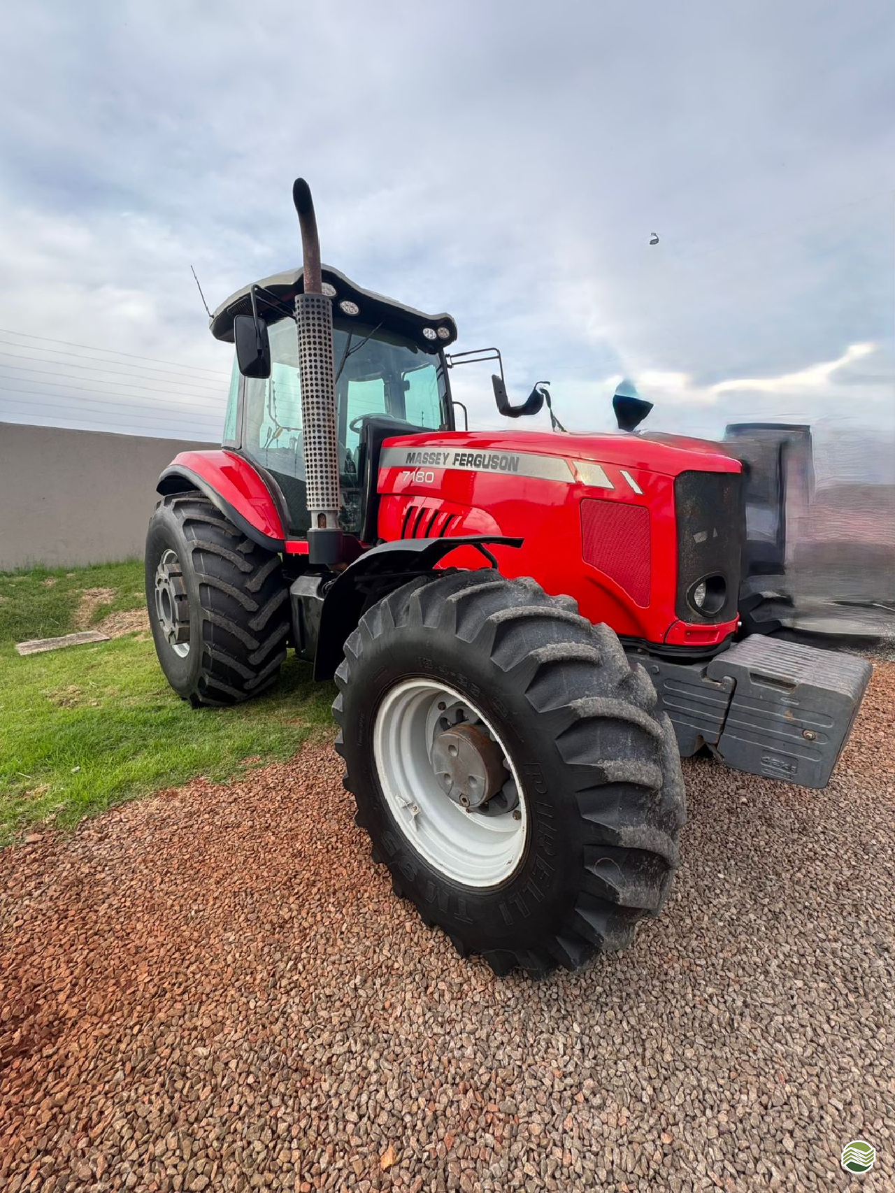 MF 7180 de Montano Máquinas Agrícolas