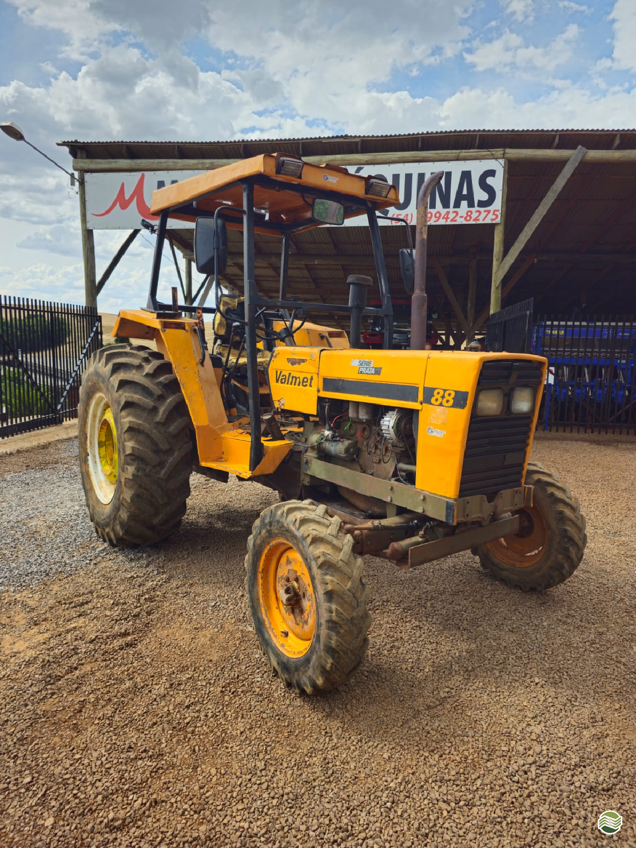 TRATOR VALMET VALMET 88 Tração 4x2 Montano Máquinas Agrícolas LAGOA VERMELHA RIO GRANDE DO SUL RS