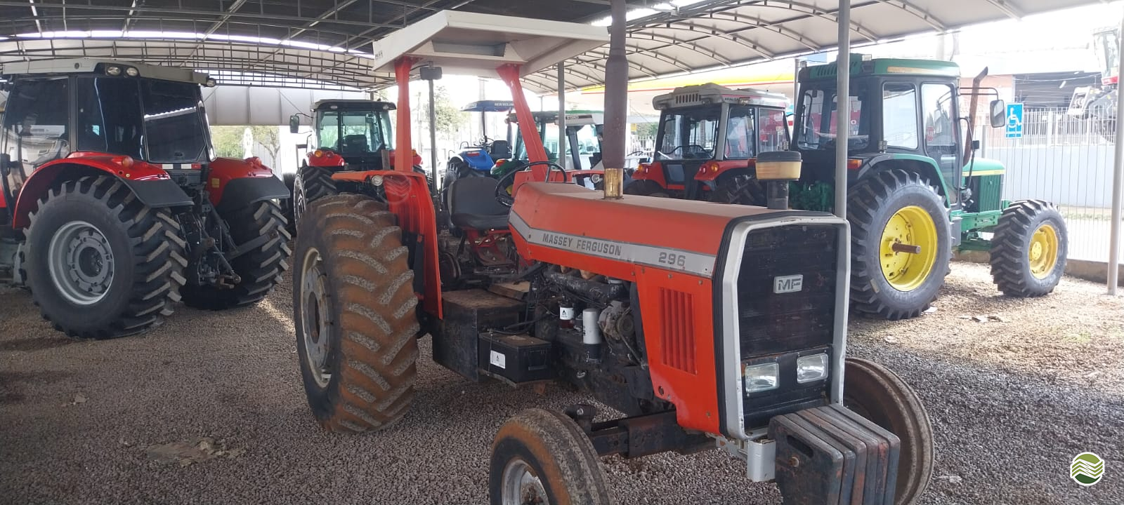 TRATOR MASSEY FERGUSON MF 296 Tração 4x2 Montano Máquinas Agrícolas LAGOA VERMELHA RIO GRANDE DO SUL RS