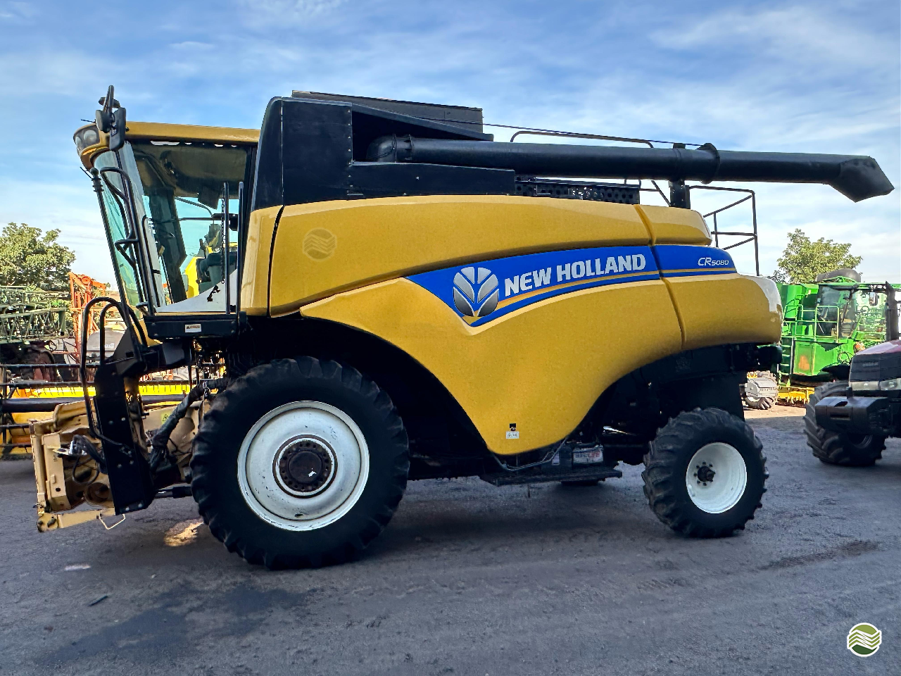 COLHEITADEIRA NEW HOLLAND CR 5080 Montano Máquinas Agrícolas LAGOA VERMELHA RIO GRANDE DO SUL RS