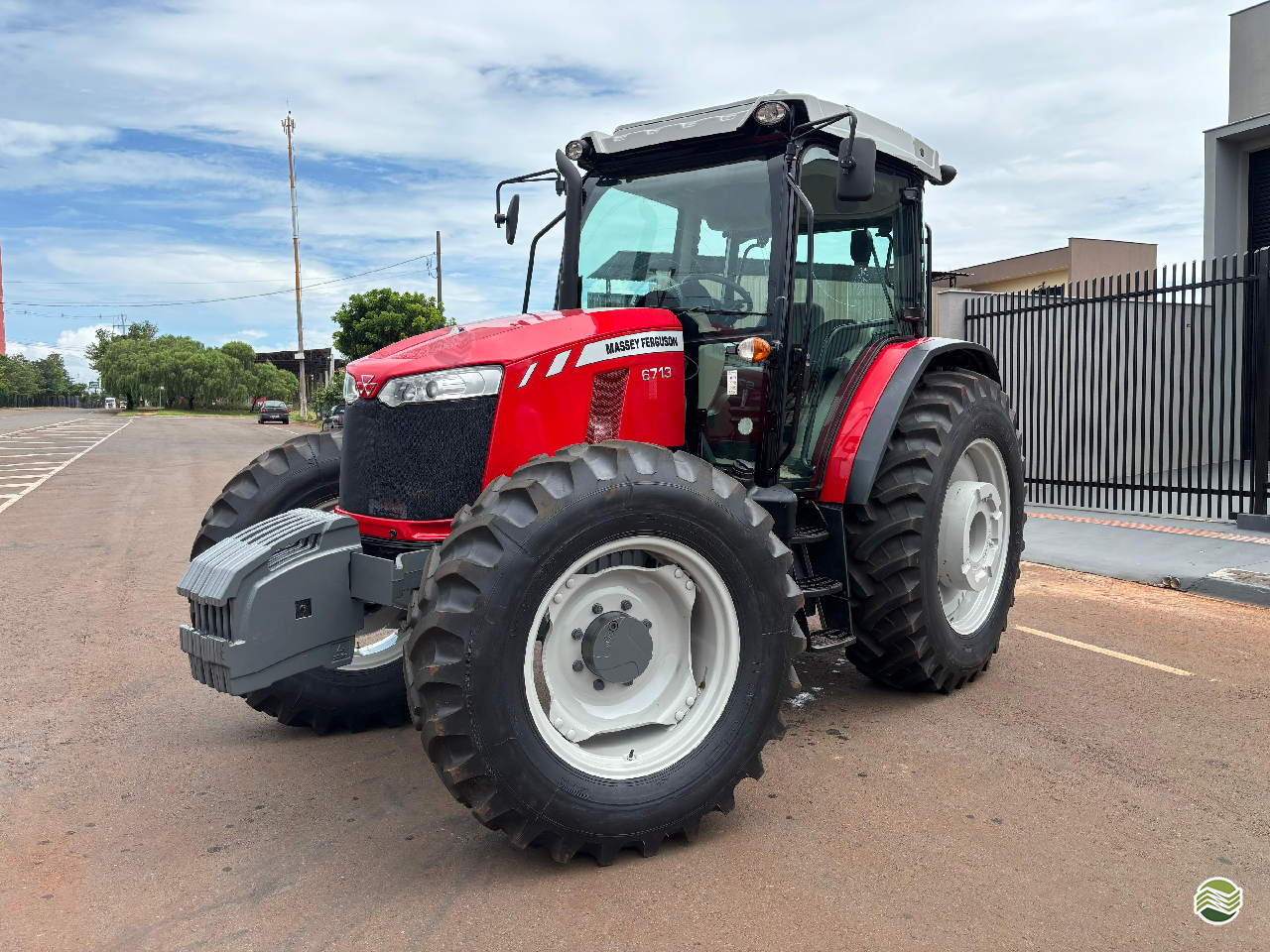 TRATOR MASSEY FERGUSON MF 6713 Tração 4x4 Montano Máquinas Agrícolas LAGOA VERMELHA RIO GRANDE DO SUL RS