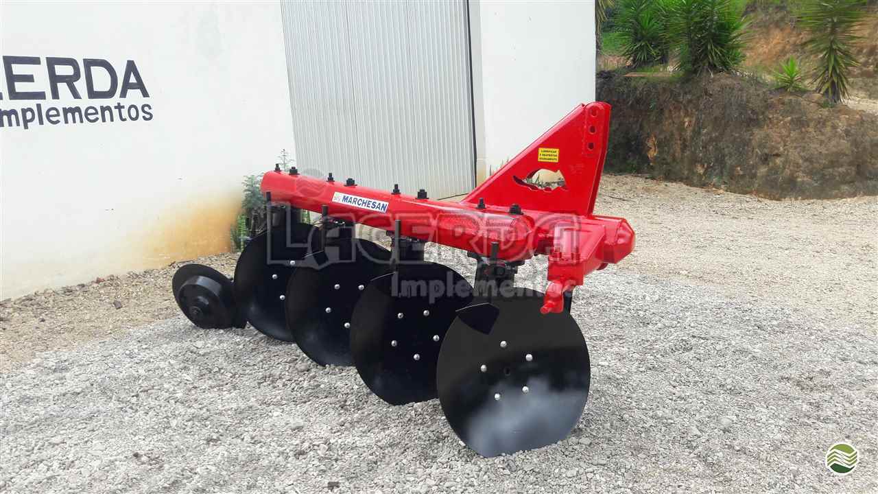 IMPLEMENTOS AGRICOLAS ARADO 4 DISCOS FIXO Lacerda Implementos QUITANDINHA PARANÁ PR