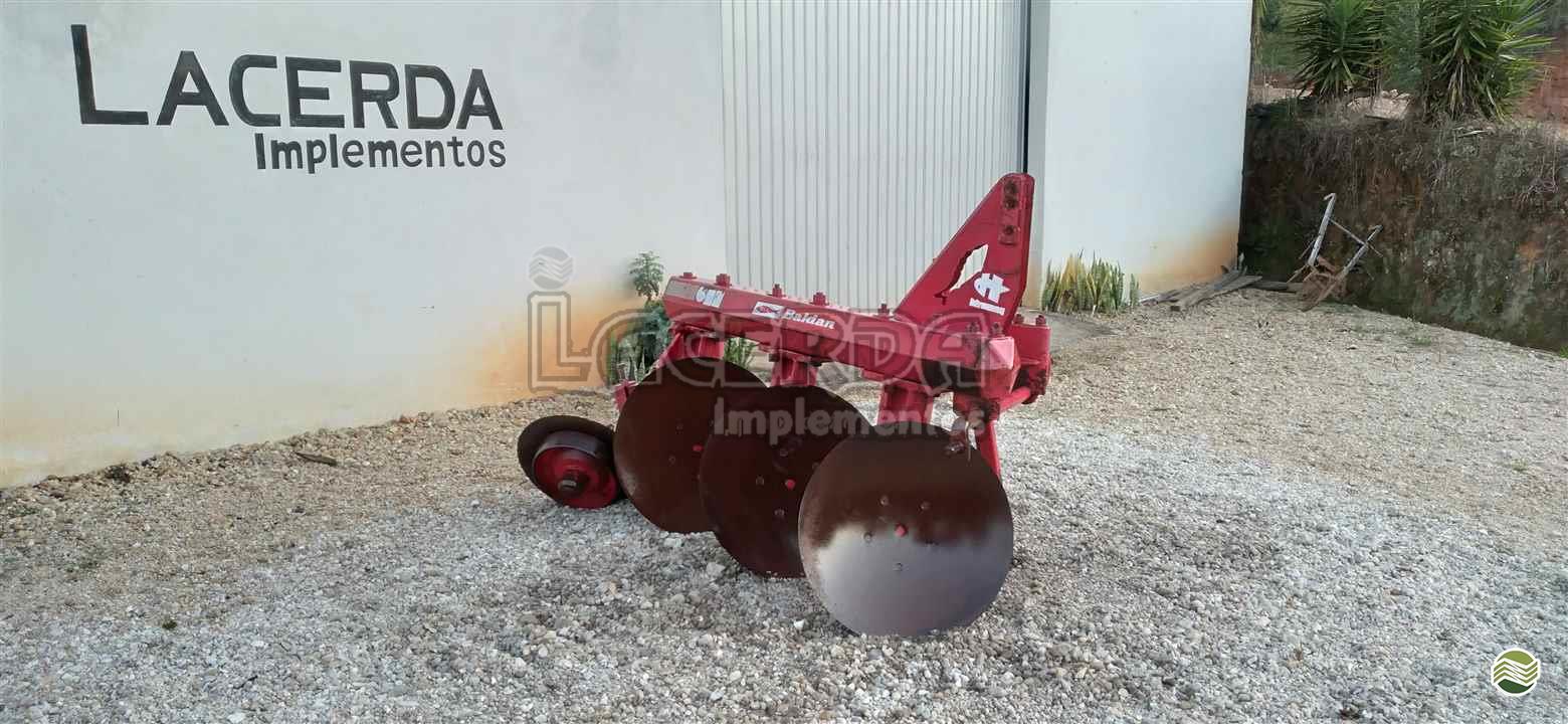 IMPLEMENTOS AGRICOLAS ARADO 3 DISCOS FIXO Lacerda Implementos QUITANDINHA PARANÁ PR