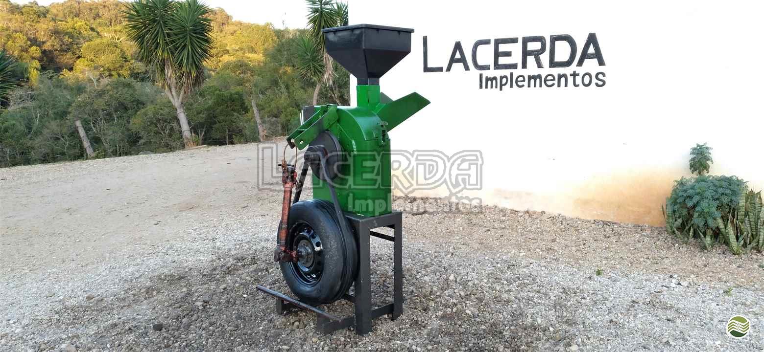 IMPLEMENTOS AGRICOLAS TRITURADOR DE SEMENTES TRITURADOR DE MILHO Lacerda Implementos QUITANDINHA PARANÁ PR
