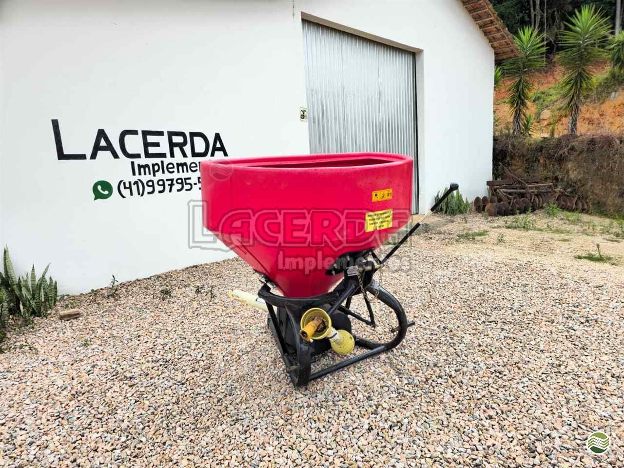 IMPLEMENTOS AGRICOLAS DISTRIBUIDOR ADUBADORA E SEMEADORA PENDULAR Lacerda Implementos QUITANDINHA PARANÁ PR