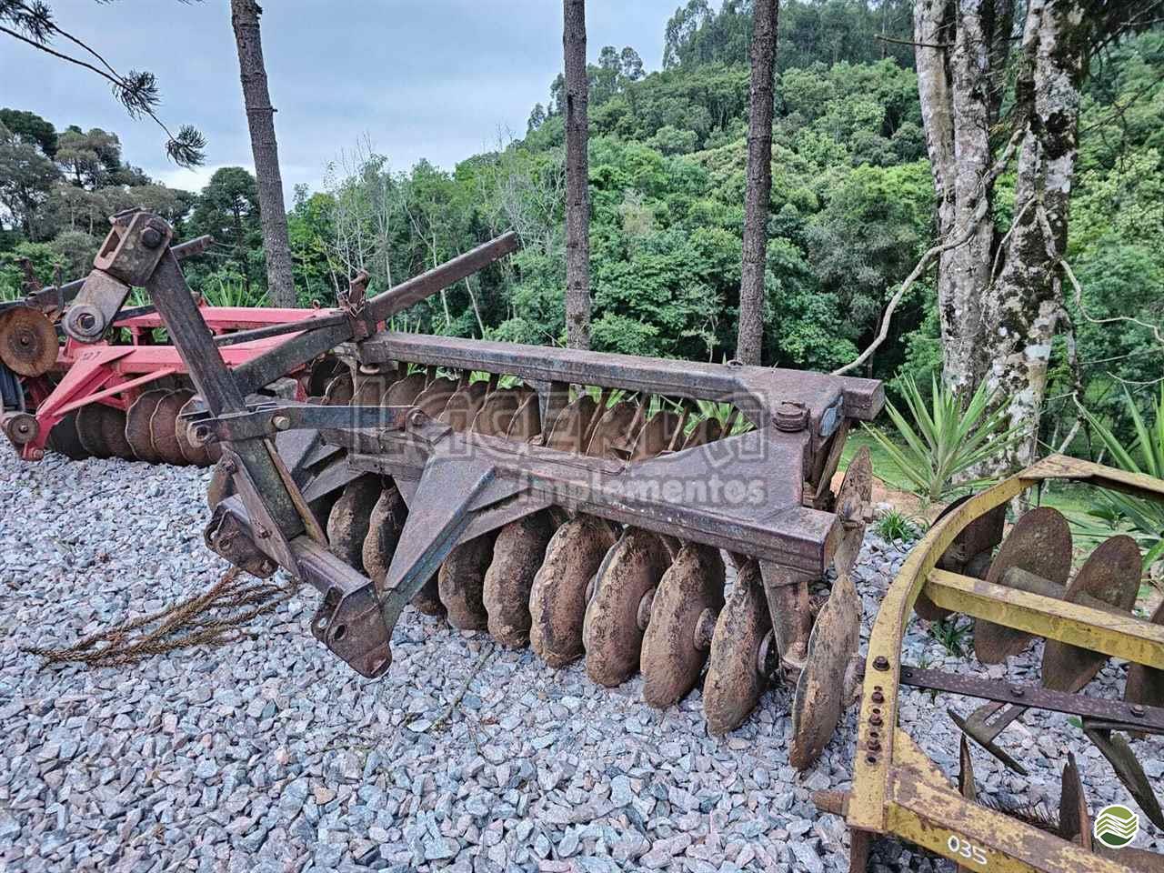 IMPLEMENTOS AGRICOLAS GRADE NIVELADORA NIVELADORA 28 DISCOS Lacerda Implementos QUITANDINHA PARANÁ PR