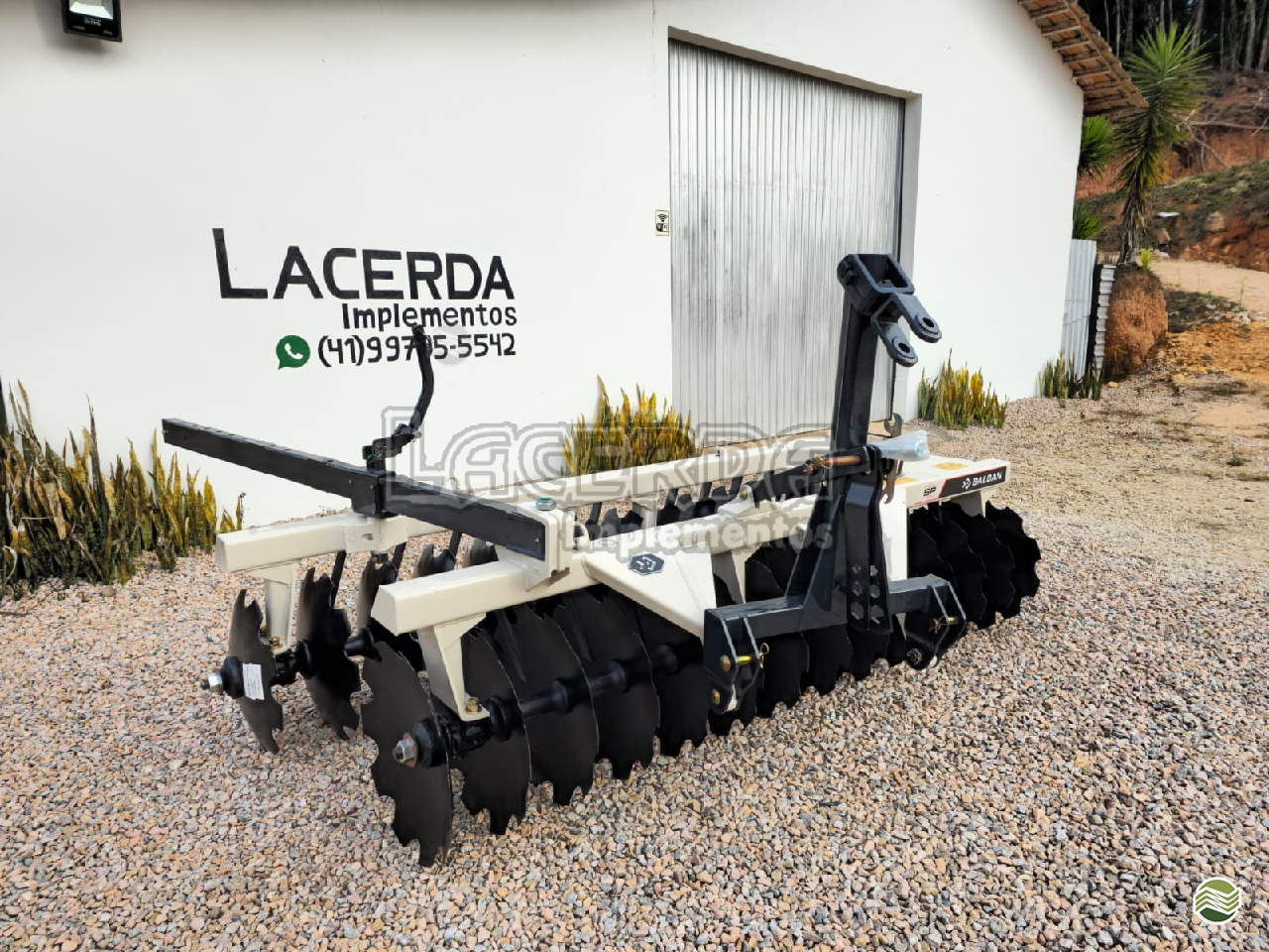 IMPLEMENTOS AGRICOLAS GRADE NIVELADORA NIVELADORA 28 DISCOS Lacerda Implementos QUITANDINHA PARANÁ PR