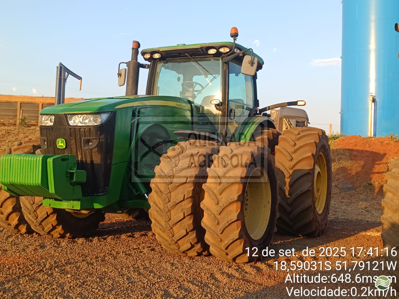 TRATOR JOHN DEERE JOHN DEERE 8335R Tração 4x4 Queixada Agrícola ITARUMA GOIAS GO