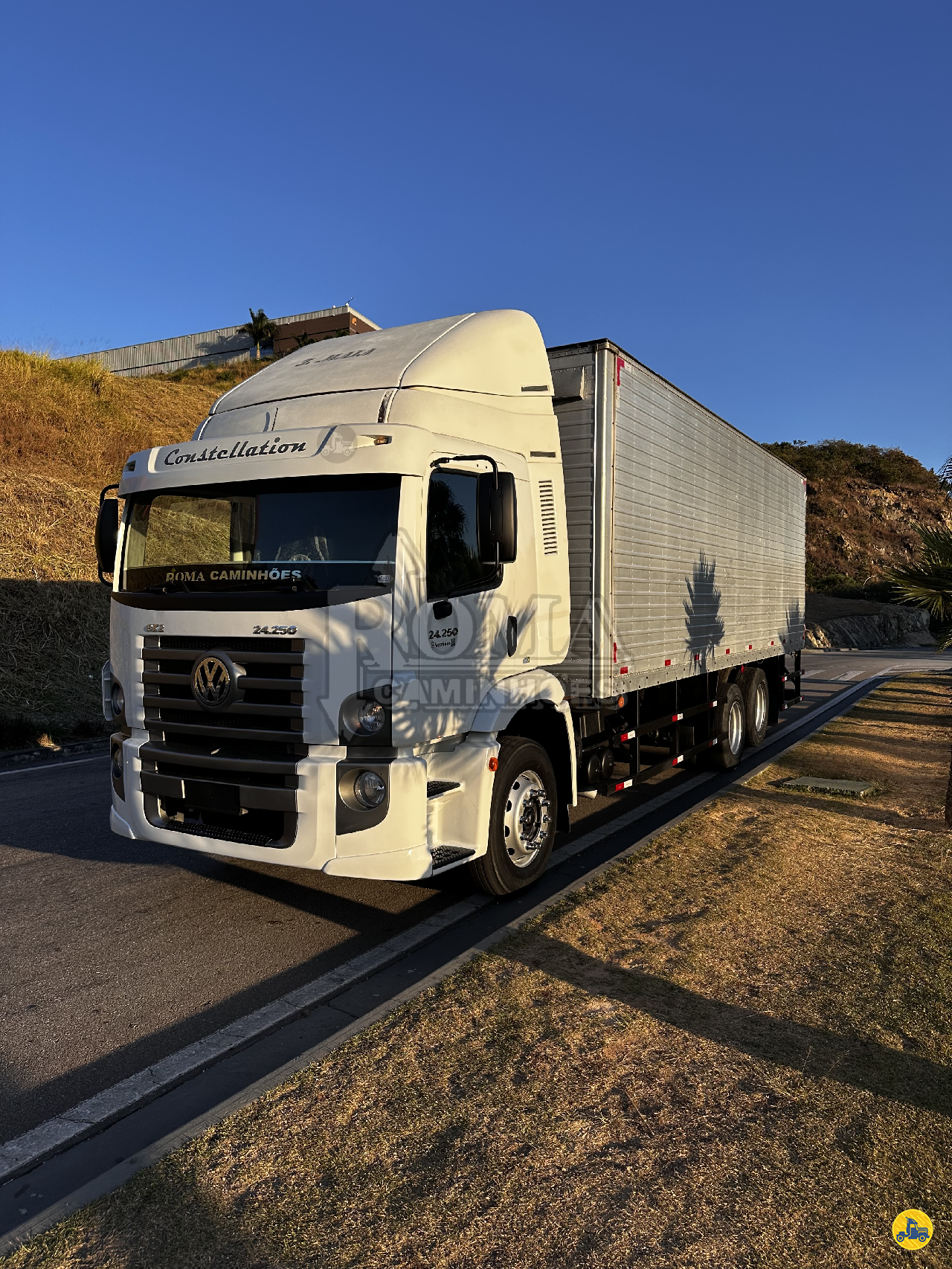 CAMINHAO VOLKSWAGEN VW 24250 Baú Furgão Truck 6x2 Roma Caminhões CONTAGEM MINAS GERAIS MG