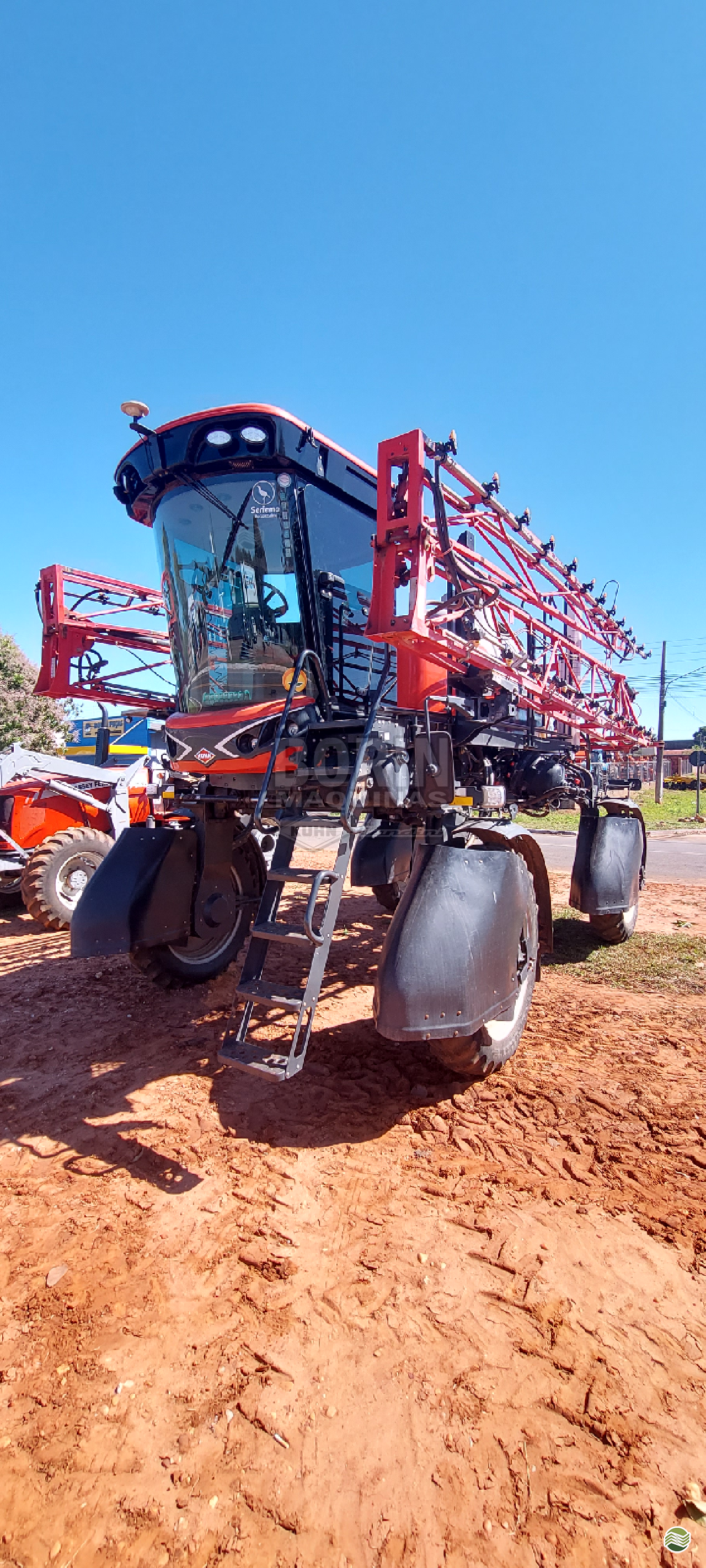 PULVERIZADOR KUHN Boxer 2000 H Tração 4x4 Borin Máquinas - Landini JARDIM MATO GROSSO DO SUL MS