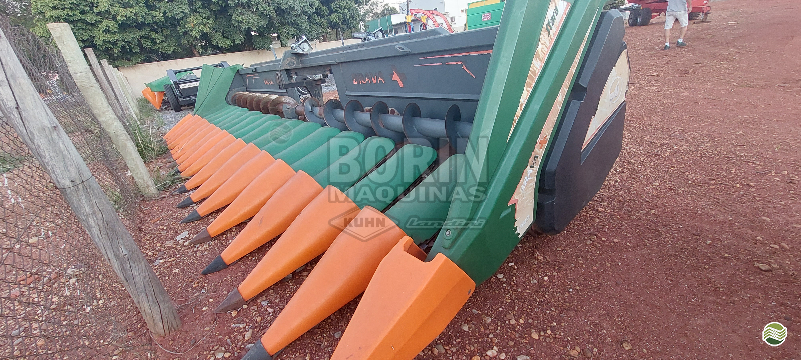 PLATAFORMA COLHEITADEIRA STARA BRAVA 7980 Borin Máquinas - Landini JARDIM MATO GROSSO DO SUL MS