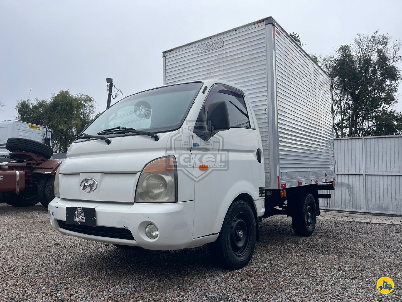 CAMINHAO HYUNDAI HR Baú Furgão 3/4 4x2 Eckel Caminhões  CURITIBA PARANÁ PR