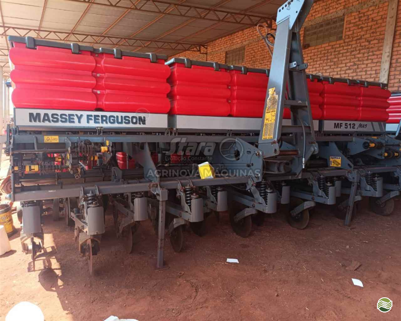 PLANTADEIRA MASSEY FERGUSON MF 512 Agrinova Máquinas - Stara PALMEIRA DAS MISSOES RIO GRANDE DO SUL RS