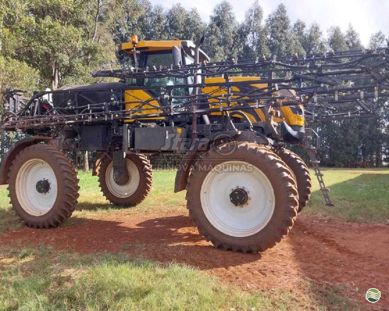 PULVERIZADOR VALTRA BS 2225 Tração 4x4 Agrinova Máquinas - Stara PALMEIRA DAS MISSOES RIO GRANDE DO SUL RS