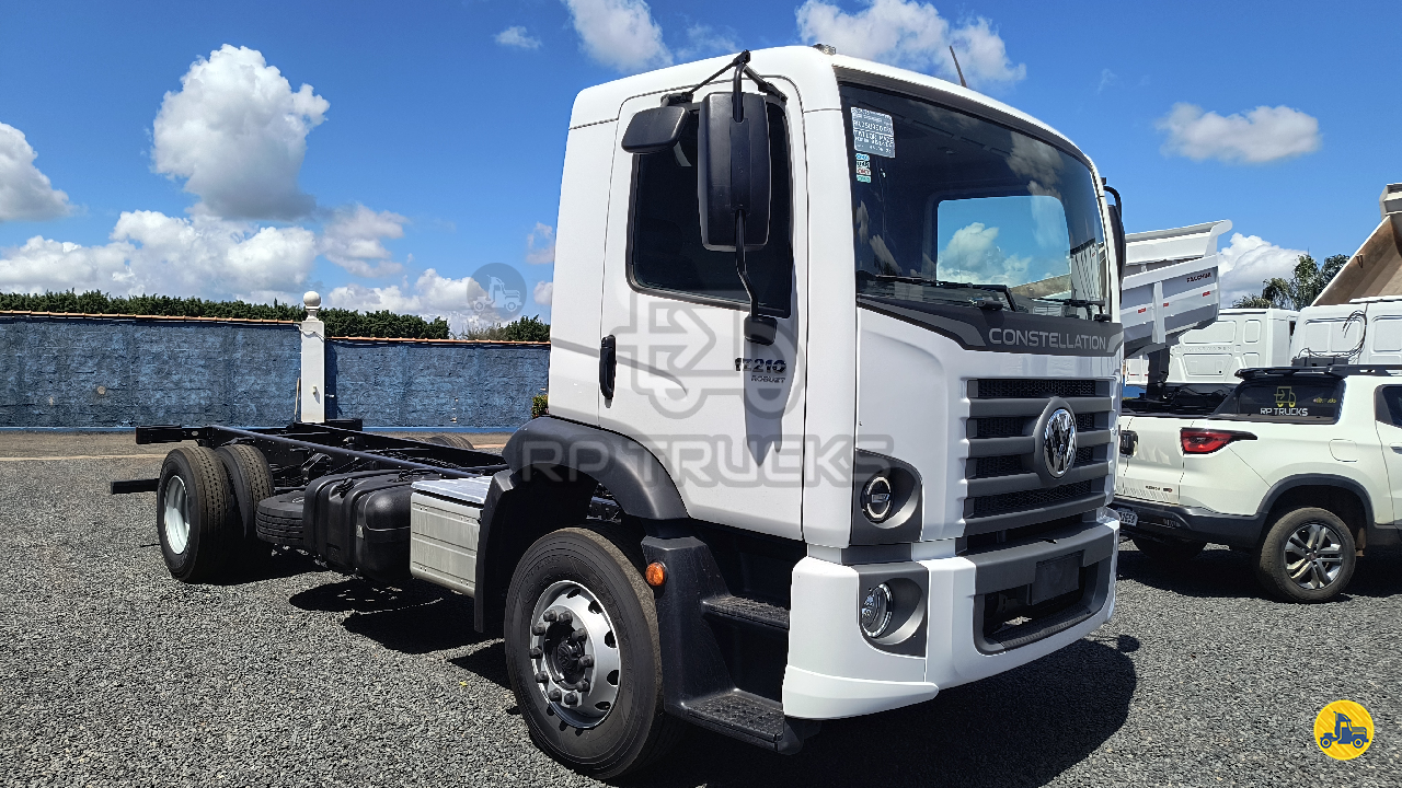 CAMINHAO VOLKSWAGEN VW 17210 Chassis Toco 4x2 RP Trucks CRAVINHOS SÃO PAULO SP