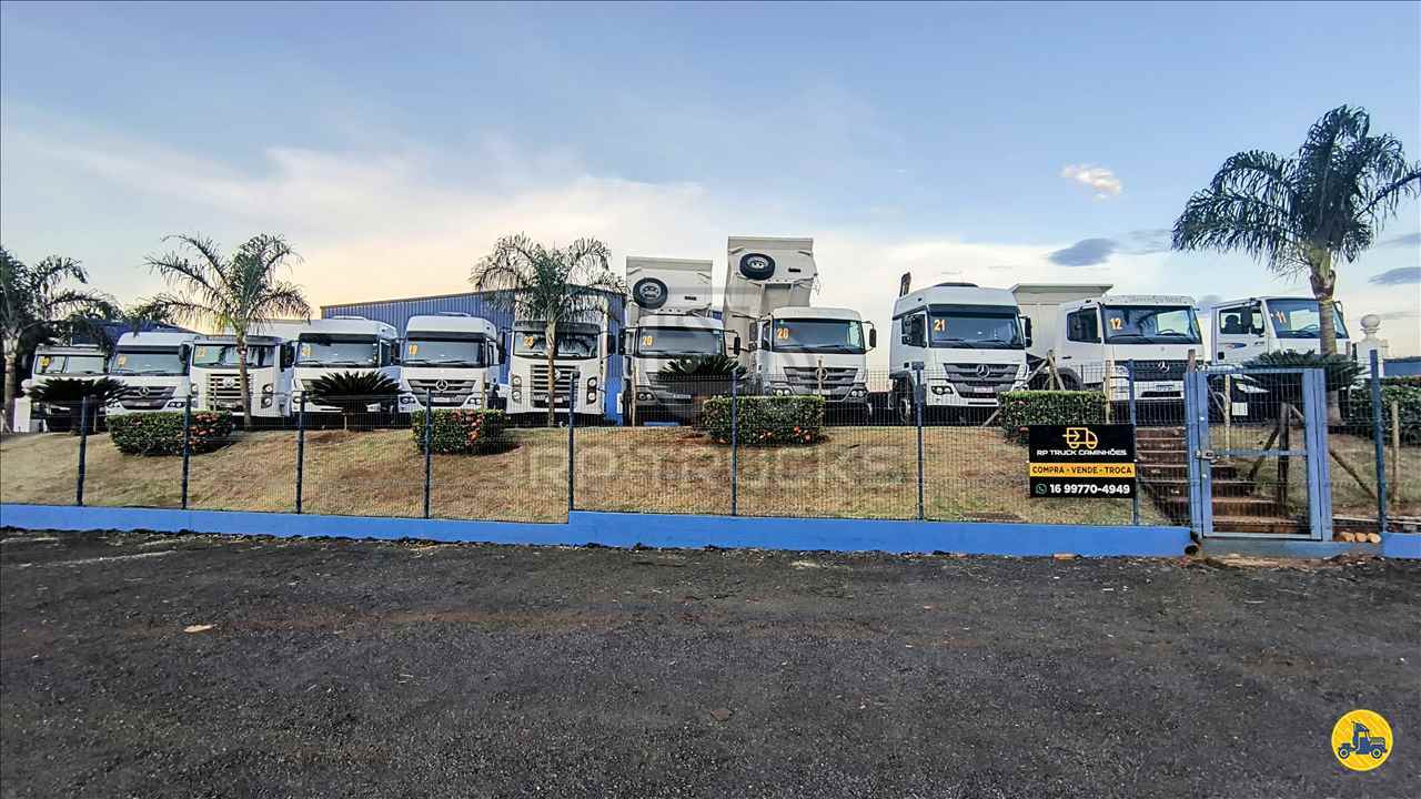 CAMINHAO MERCEDES-BENZ MB 1719 Baú Furgão Toco 4x2 RP Trucks CRAVINHOS SÃO PAULO SP