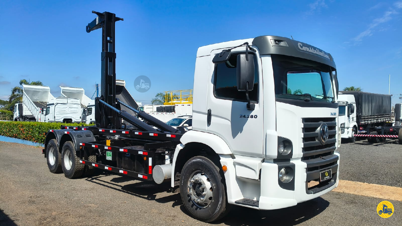 CAMINHAO VOLKSWAGEN VW 24280 Roll ON OFF Truck 6x2 RP Trucks CRAVINHOS SÃO PAULO SP