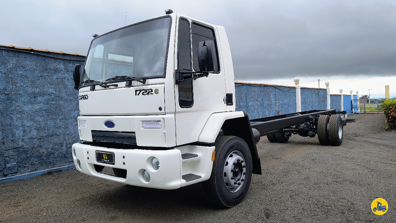 CAMINHAO FORD CARGO 1722 Chassis Toco 4x2 RP Trucks CRAVINHOS SÃO PAULO SP