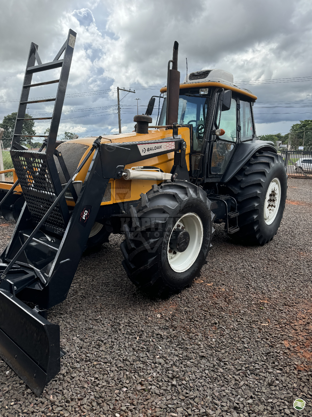 TRATOR VALTRA VALTRA 1780 Tração 4x4 Kapital Tratores CAMPO GRANDE MATO GROSSO DO SUL MS