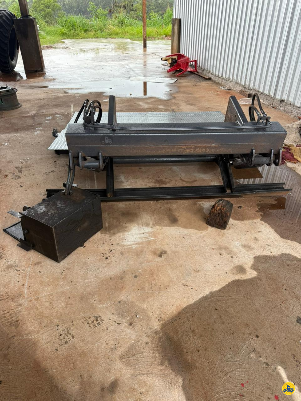 EQUIPAMENTOS DIVERSOS MESA ELEVATÓRIA Furlan Carrocerias e Implementos  UMUARAMA PARANÁ PR