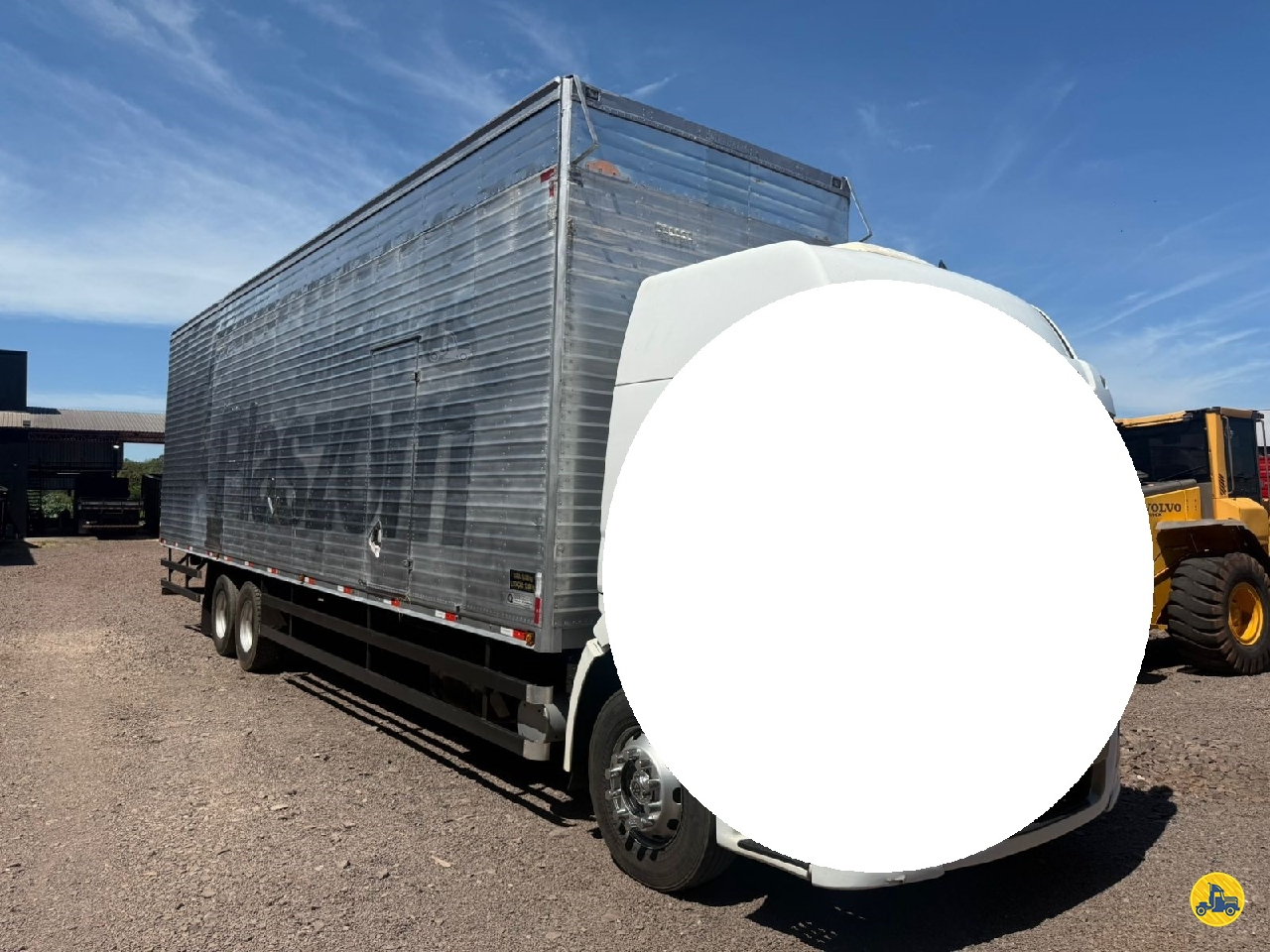 CARROCERIA SOBRE CHASSI  TRUCK BAU FURGAO Furlan Carrocerias e Implementos  UMUARAMA PARANÁ PR