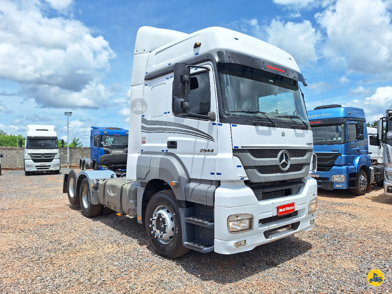 MB 2544 de SelecTrucks - Cuiabá