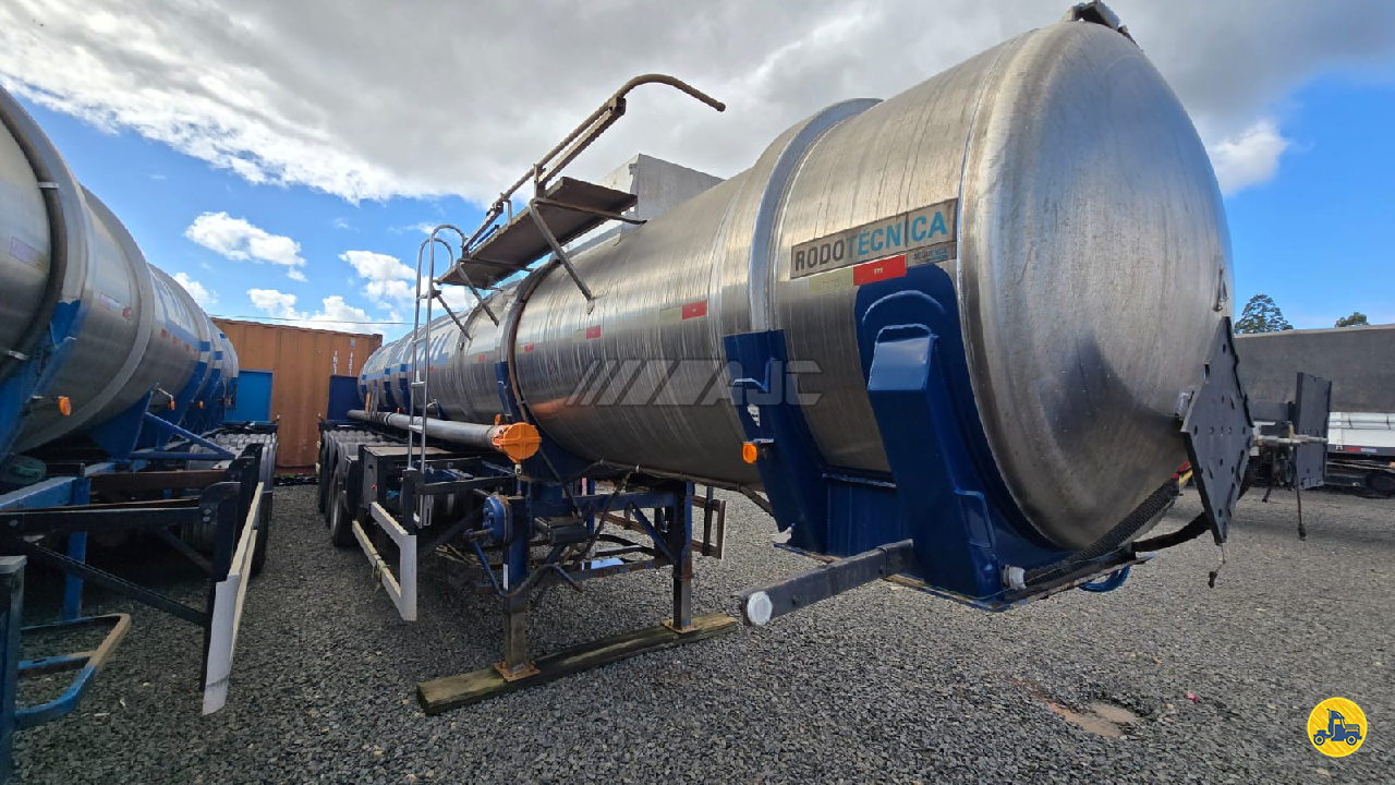 CARRETA BITREM 9 EIXOS TANQUE INOX AJC Implementos Rodoviários ( Rodotecnica 5558 / Manos 1315) CAXIAS DO SUL RIO GRANDE DO SUL RS