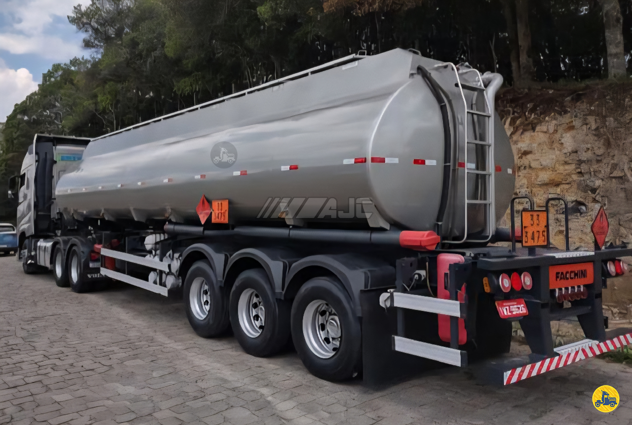 CARRETA SEMI-REBOQUE TANQUE AÇO AJC Implementos Rodoviários ( Rodotecnica 5558 / Manos 1315) CAXIAS DO SUL RIO GRANDE DO SUL RS
