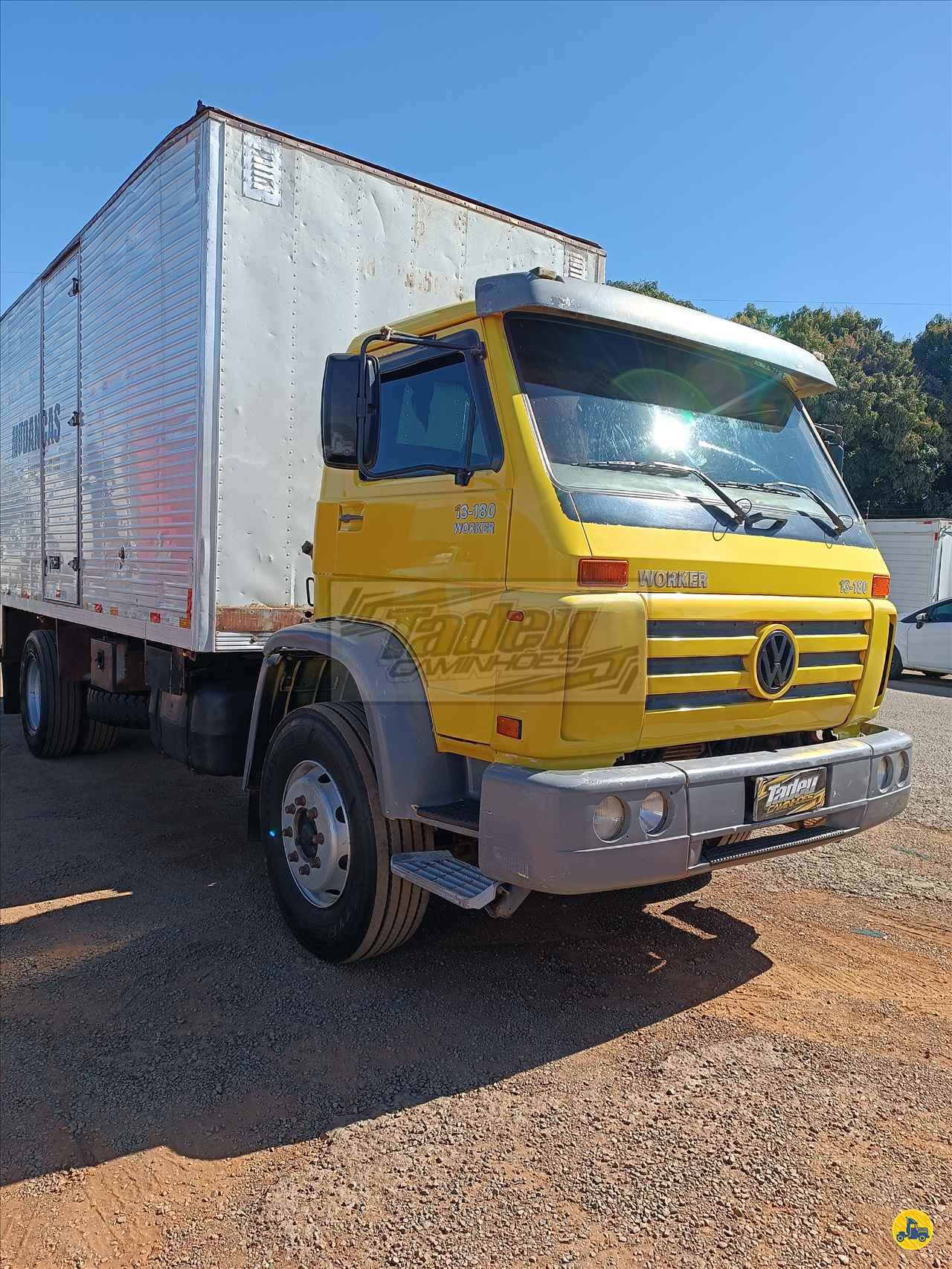 CAMINHAO VOLKSWAGEN VW 13180 Baú Furgão Toco 4x2 Tadeu Caminhões  ANAPOLIS GOIAS GO