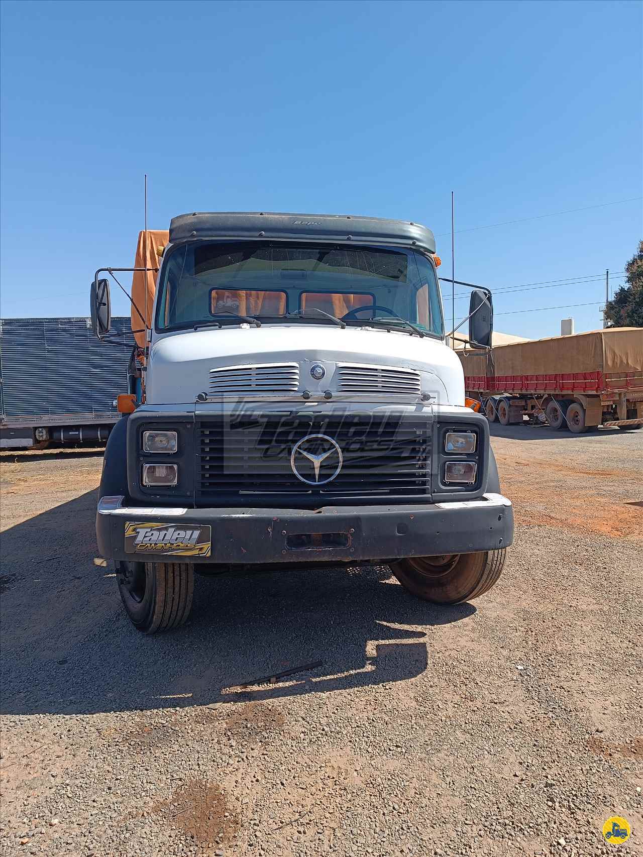 CAMINHAO MERCEDES-BENZ MB 1516 Graneleiro Truck 6x2 Tadeu Caminhões  ANAPOLIS GOIAS GO