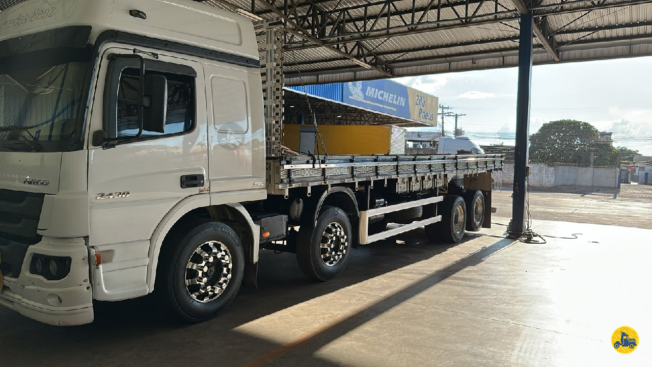 CAMINHAO MERCEDES-BENZ MB 2430 Carga Seca Cavalo 8x2 Tadeu Caminhões  ANAPOLIS GOIAS GO