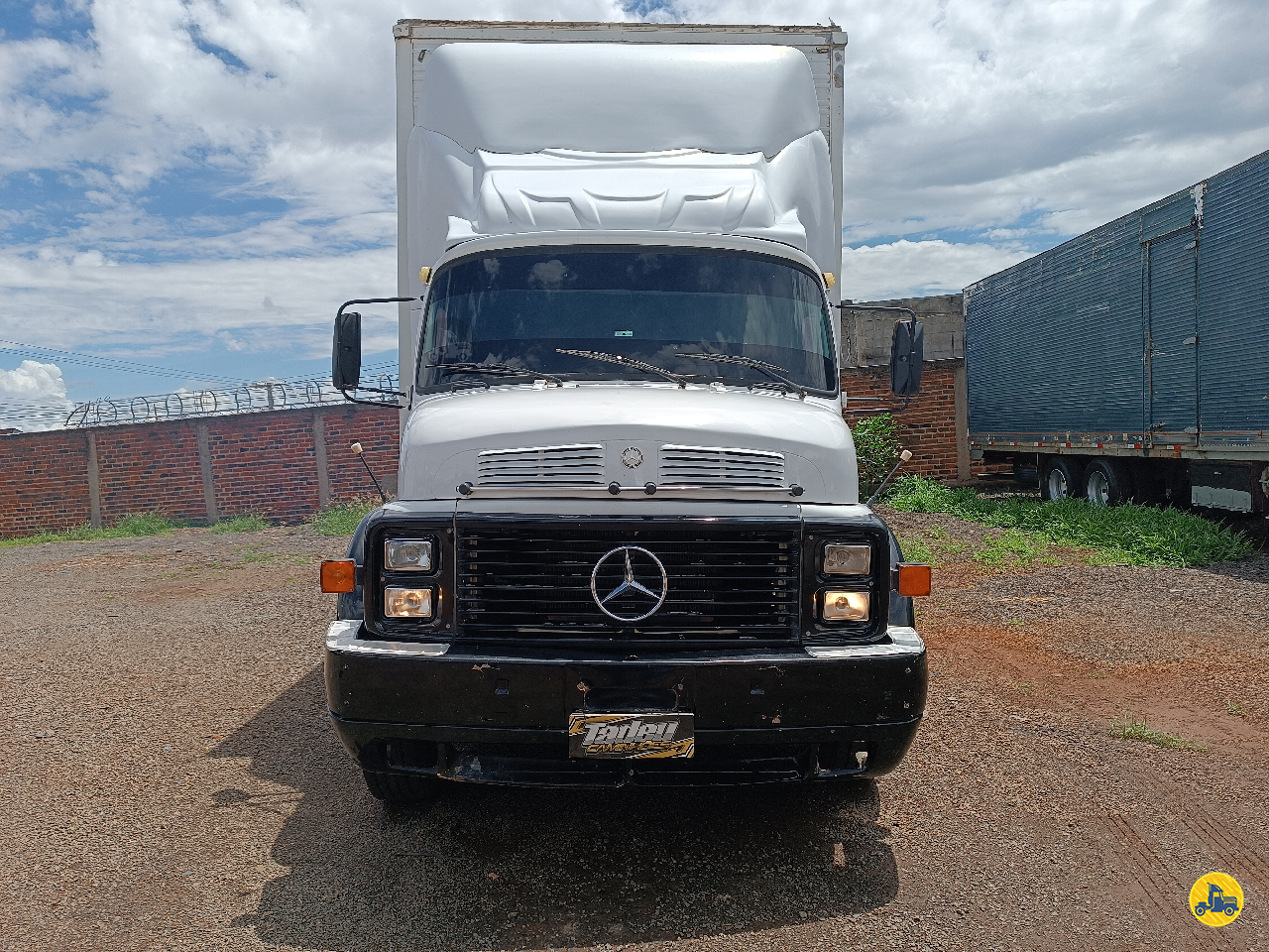 CAMINHAO MERCEDES-BENZ MB 1518 Baú Furgão Toco 4x2 Tadeu Caminhões  ANAPOLIS GOIAS GO