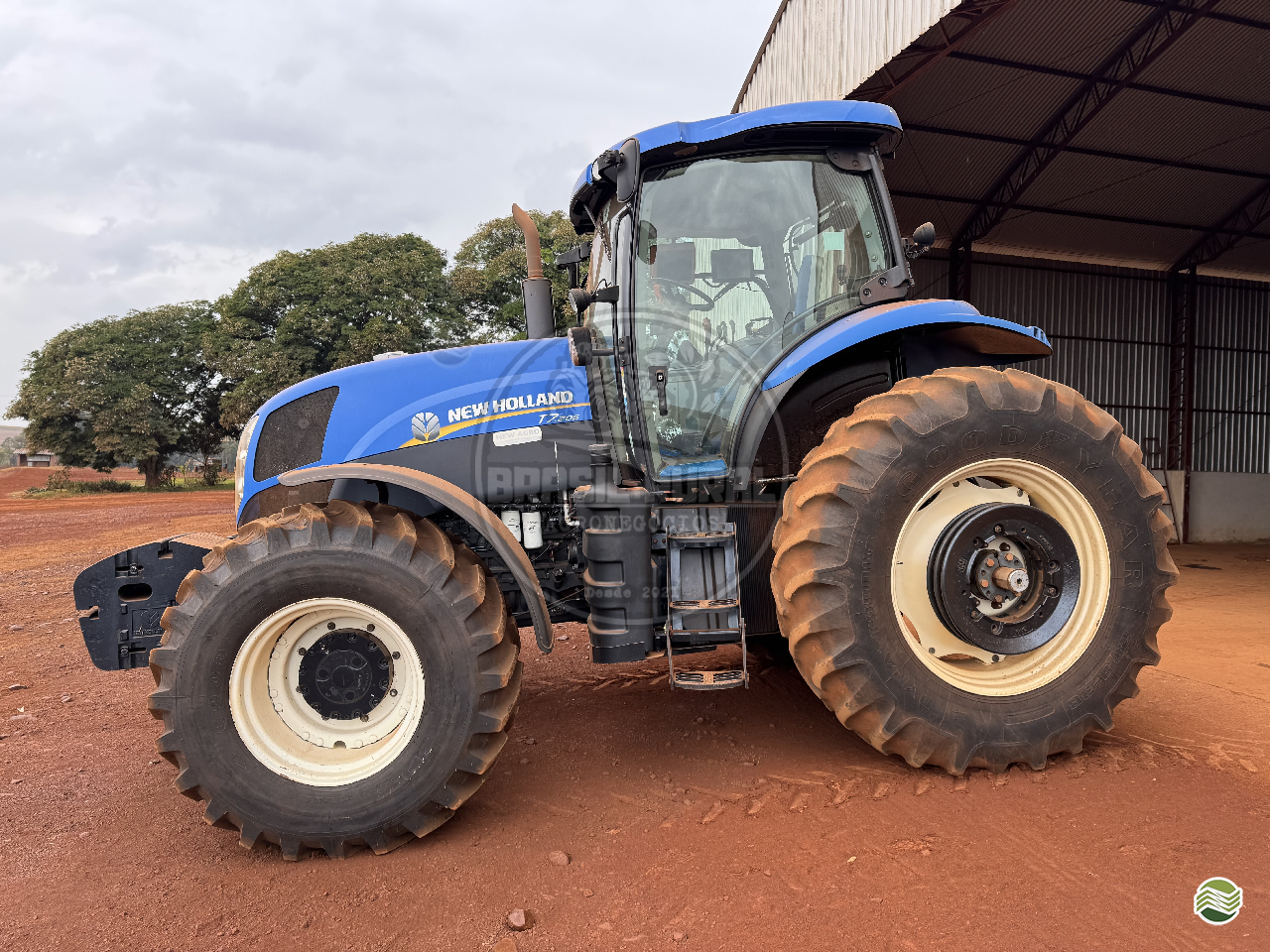 TRATOR NEW HOLLAND NEW T7 205 Tração 4x4 Brasil Rural - Agronegócios CAMPINA DA LAGOA PARANÁ PR