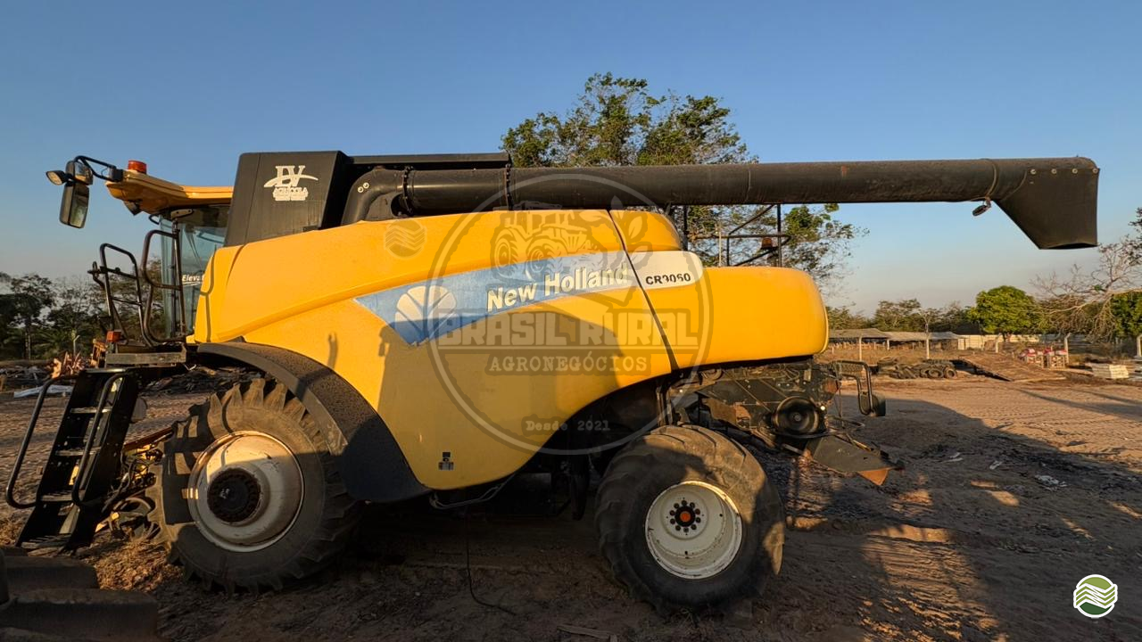 COLHEITADEIRA NEW HOLLAND CR 9060 Brasil Rural - Agronegócios CAMPINA DA LAGOA PARANÁ PR