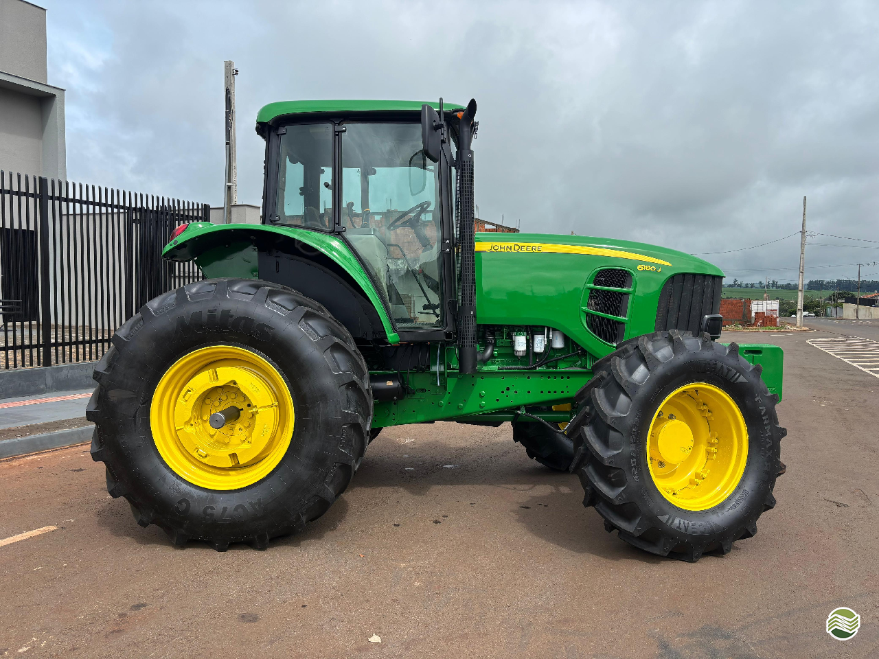 TRATOR JOHN DEERE JOHN DEERE 6180J Tração 4x4 Brasil Rural - Agronegócios CAMPINA DA LAGOA PARANÁ PR