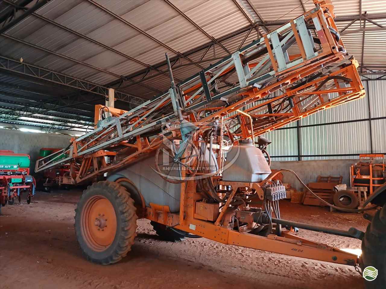PULVERIZADOR JACTO ADVANCE 3000 AM24 Arrasto Máquinas Agrícolas Pitanga PITANGA PARANÁ PR