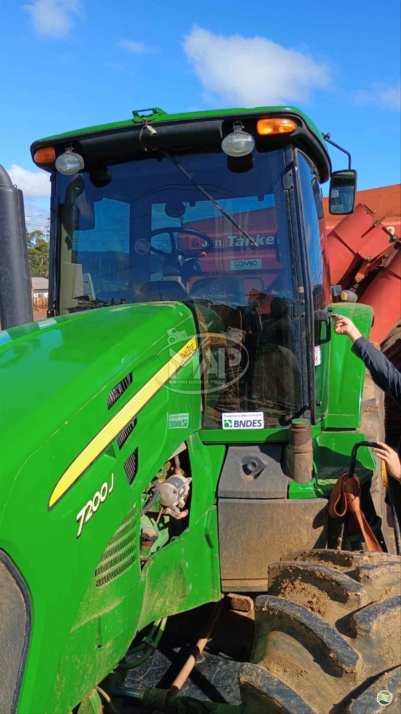 TRATOR JOHN DEERE JOHN DEERE 7200J Tração 4x4 Máquinas Agrícolas Pitanga PITANGA PARANÁ PR