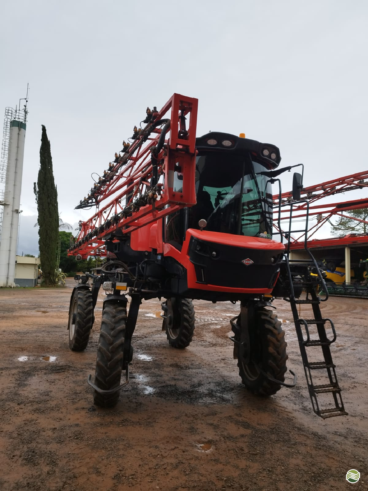 PULVERIZADOR KUHN FIGHTER 2500 Tração 4x4 Máquinas Agrícolas Pitanga PITANGA PARANÁ PR