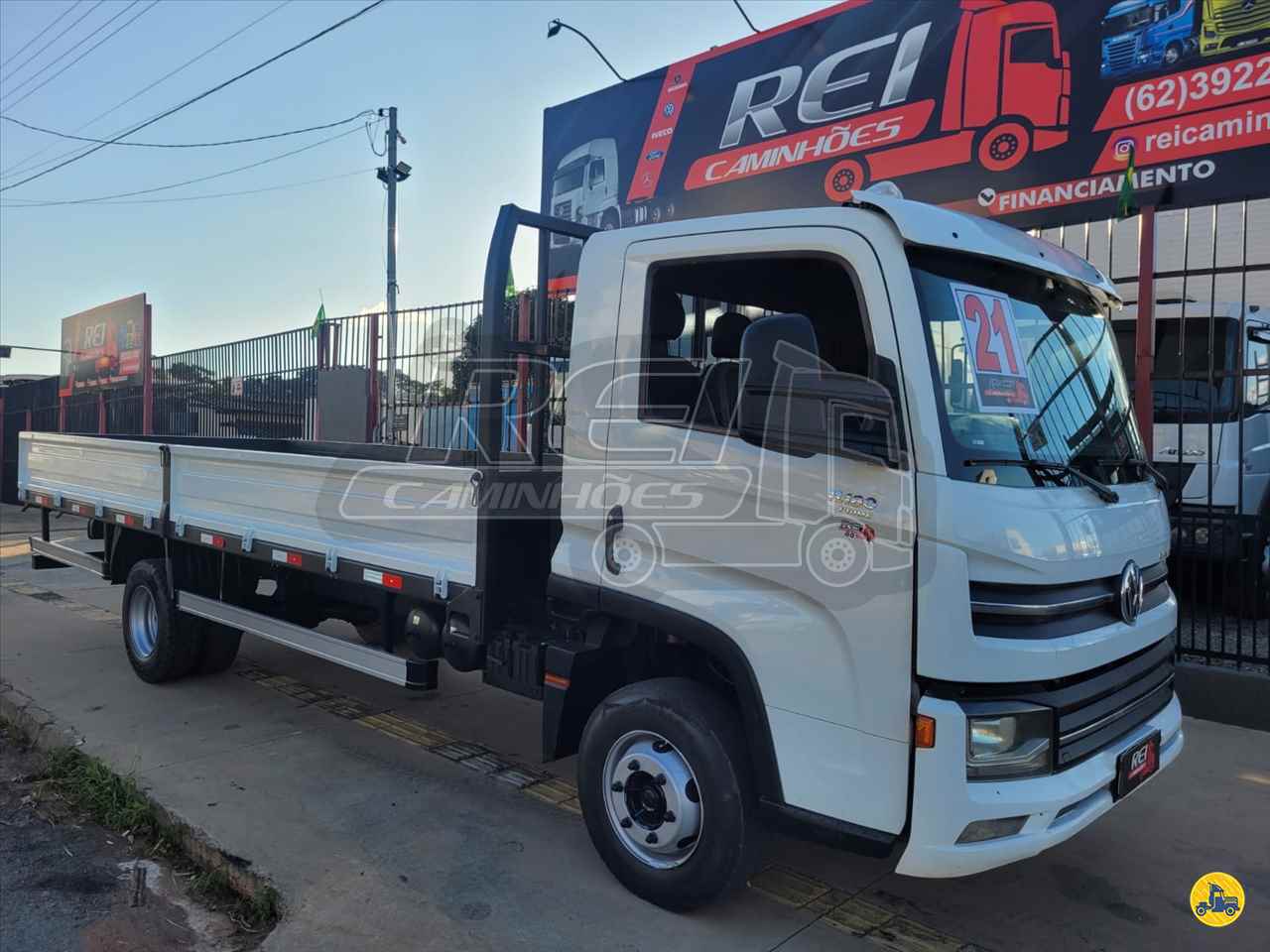 CAMINHAO VOLKSWAGEN VW 11180 Carga Seca 3/4 4x2 Rei Caminhões GOIANIA GOIAS GO