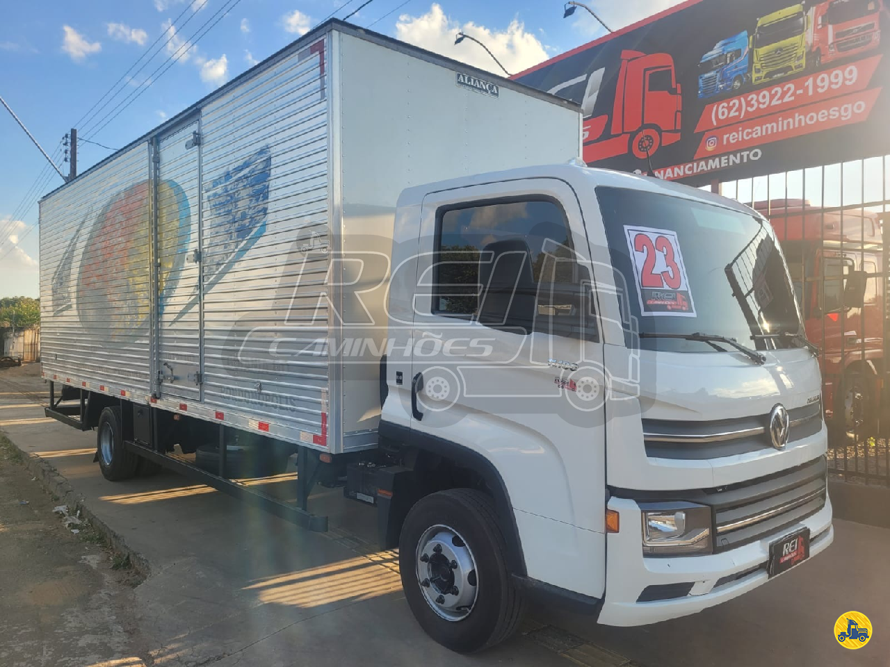 CAMINHAO VOLKSWAGEN VW 11180 Baú Furgão 3/4 4x2 Rei Caminhões GOIANIA GOIAS GO