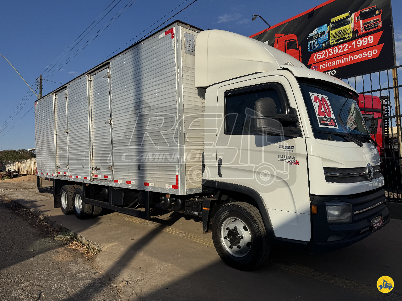 CAMINHAO VOLKSWAGEN VW 13180 Baú Furgão 3/4 6x2 Rei Caminhões GOIANIA GOIAS GO