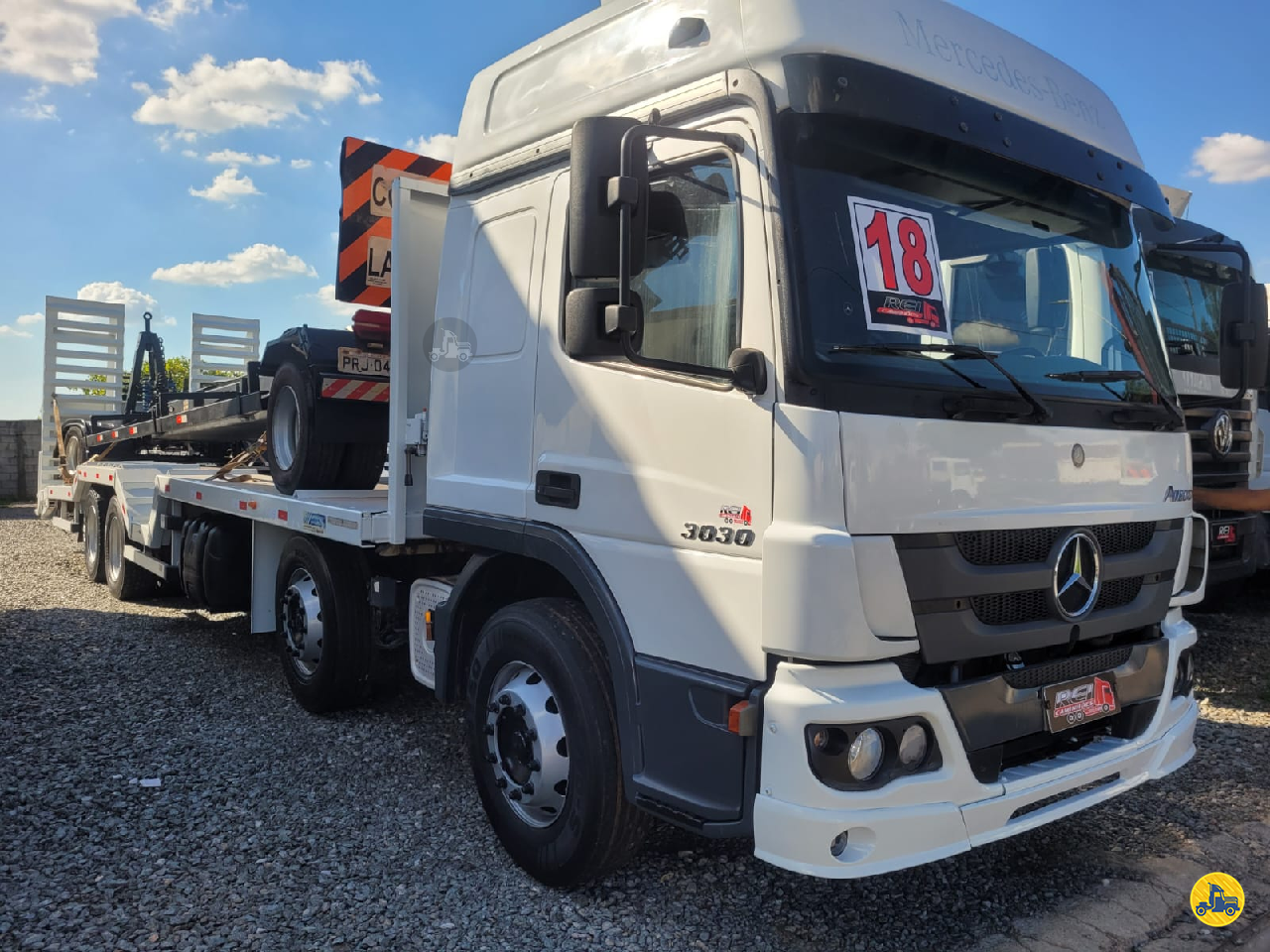 CAMINHAO MERCEDES-BENZ MB 3030 Plataforma Truck 6x2 Rei Caminhões GOIANIA GOIAS GO