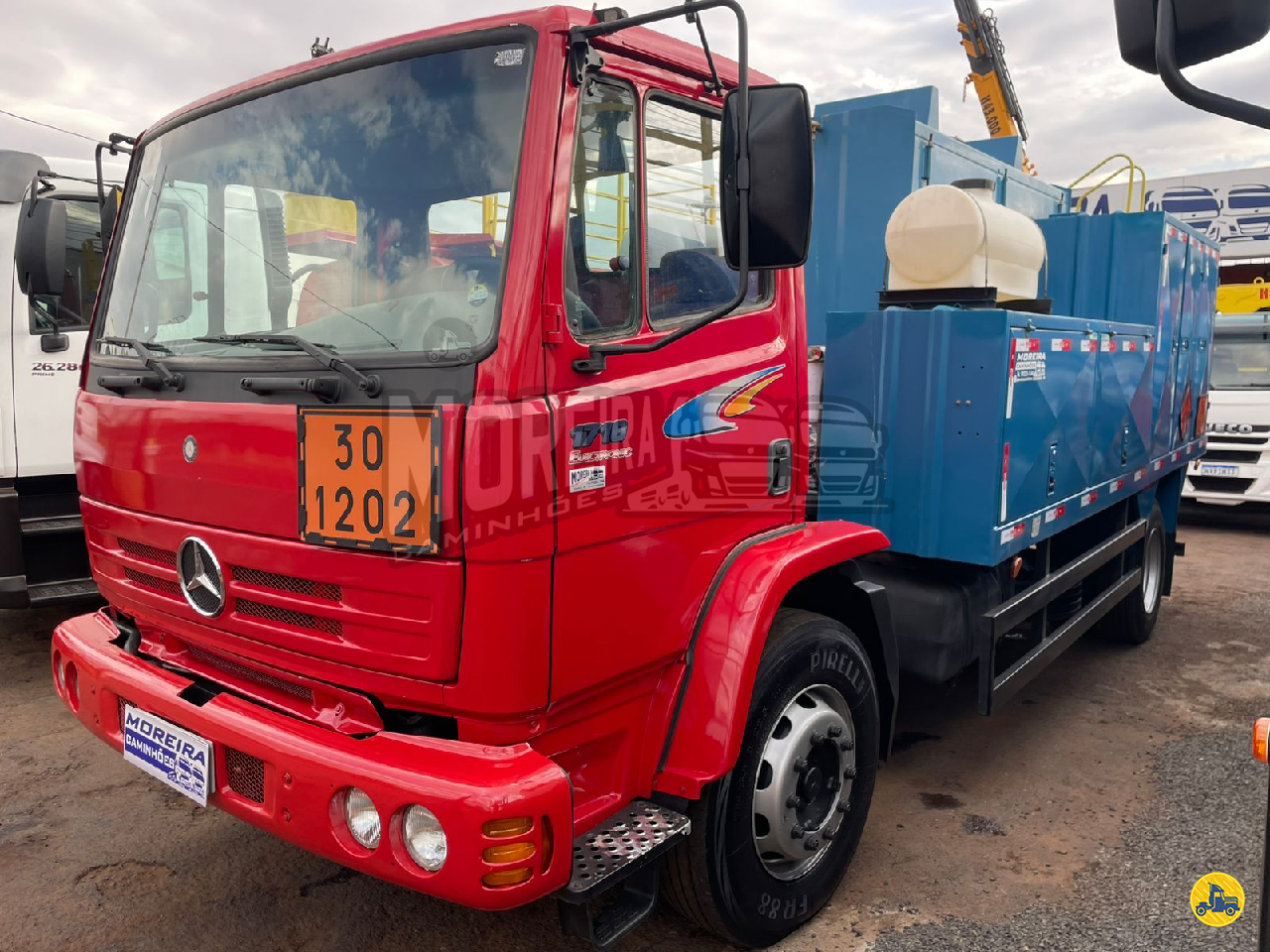 CAMINHAO MERCEDES-BENZ MB 1718 Comboio Toco 4x2 Moreira Caminhões CRAVINHOS SÃO PAULO SP